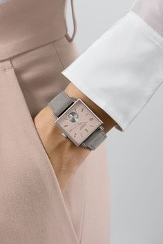 Tetra – Die Kapriziöse — NOMOS Glashütte Minimalist Rectangular Formal Watch, Elegant Square Watches With Diamond Hour Markers, Modern Rectangular Dial Watch Accessories For Evening, Formal Square Face Quartz Watch, Timeless Square Watch Accessories For Formal Occasions, Modern Evening Watches With Rectangular Dial, Modern Square Face Watch For Formal Occasions, Luxury Square Watches For Formal Occasions, Luxury Square Formal Watches