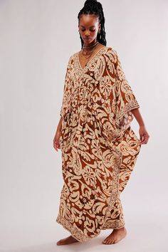 Groovy Baby Maxi Kaftan | Free People Outfit Ideas Unique, Chic Dinner Outfit, Outfits Unique, Maxi Kaftan, Dinner Outfits, Retro Print, Kaftan Dress, Beach Days, Retro Prints