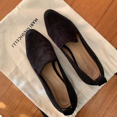 Size 37 Gorgeous Suede Black Loafers. I Went To The Cobbler And Got A Rubber Sole Put On The Bottom To Preserve The Sole (And Anti-Slip). If You Don’t Want The Rubber You Can Take It To A Cobbler And Get It Taken Off! In Excellent Condition, Worn Only A Handful Of Times (With Socks). Https://Www.Thedreslyn.Com/Gaeva-Loafer.Html Elegant Slip-on Loafers With Suede Lining, Chic Pointed Toe Loafers With Rubber Sole, Elegant Pointed Toe Slip-on Flats For Work, Elegant Flat Loafers With Suede Lining, Chic Black Slip-ons For Office, Elegant Black Pointed Toe Flats With Rubber Sole, Elegant Suede Slip-ons With Flat Heel, Pointed Toe Loafers With Branded Insole For Work, Chic Suede Pointed Toe Flats For Work