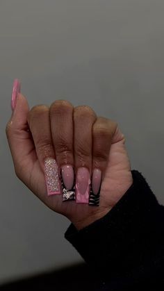 Long Coffin Nail Designs Ideas, Girly Acrylic Nails Designs Pink, Gold Crystal Nails, Pink And Black Acrylic Nails Designs, Short Dope Nails, Pink Birthday Nails Acrylic, Sagittarius Birthday Nails, Pink Square Acrylic Nails, Baddie Nails Instagram