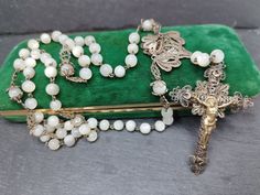 Antique rosary in silver filigree and mother-of-pearl beads, 19th century Spain, Isabelline era Circumference measures 60 centimeters + 12 centimeters central 3 mother-of-pearl beads and crucifix The box in the photo is for demonstration purposes only. It will be shipped with another gift box Free tracked shipping with free national and international registered mail Antique Rosary, Silver Filigree, Rosary, Pearl Beads, Bead Charms, Mother Of Pearl, 19th Century, Necklace Etsy, Etsy Accessories