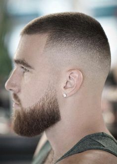 Skinfade Men Haircuts, Low Bald Fade Men, Skinhead Haircut, Army Haircut, Military Haircuts Men, Caesar Haircut