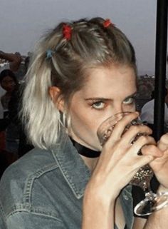 2000s Hairstyles, Lucy Boynton, Short Hair Hacks, Hair Color Streaks, Hair Magazine, Hair Stylies, Work Hairstyles, Haircut And Color, Hair Stylist Life