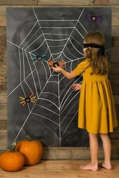 Halloween Films, Diy Halloween Party, Fun Halloween Party Games, Dekorasi Halloween, Halloween Class Party, Halloween Infantil, Halloween Fest, Halloween Games For Kids, Spooky Halloween Party