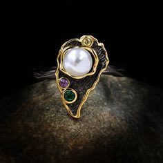 Luxurious Vintage Freshwater Pearl and Crystal Black Gold Ring – Glam Duchess Pearl Jewelry Ring, Gold Vintage Ring, Pearl Rings Vintage, Elegant Wedding Rings, Italy Jewelry, Black Gold Ring, Freshwater Pearl Ring, Modern Ring, Pearl Types