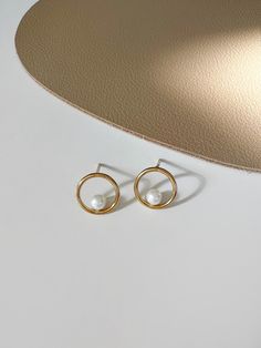 ✿ Sold as a pair ✿ Material: High-Quality Akoya Freshwater Pearls ✿ Finish: 14K Gold Filled Finding ✿ Size: Approx. 3/8 inch ✿Tarnish resistant, hypoallergenic, safe for sensitive skin ✿ P L E A S E N O T E: All of our freshwater pearls are ALL-NATURAL AND UNIQUE, therefore each shape is slightly different and won't exactly like in the picture. Meanwhile, there may be measurement differences caused by our handmade process. We will try our best to consistent as possible to give you the best quali Gold Round Pearl Earrings For Everyday, Everyday Round Gold Pearl Earrings, 14k Gold Round Pearl Earrings, Dainty Rose Gold Round Pearl Earrings, Dainty Rose Gold Pearl Earrings, Tarnish Resistant Gold Plated Round Pearl Earrings, Minimalist Rose Gold Round Pearl Earrings, Gold Round Pearl Earrings, Pierced, Dainty Nickel-free Round Pearl Earrings