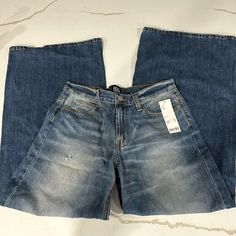 This Is A New Pair Of Bdg Baggy / Wide Leg Jeans In Size 26 From Urban Outfitters New With Tags Width Of Leg Is Approximately 13 Inches Young Outfit, Baggy Jeans For Women, Baggy Wide Leg Jeans, Jeans Urban Outfitters, Alaska Young, Gift Wishlist, Bdg Jeans, Bdg Urban Outfitters, Christmas Stuff