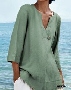 Women's V-neck Wrist-Length Sleeve T-shirt Top Summer Cotton V-neck Top, Casual Solid Color V-neck Top For Summer, Solid V-neck Summer Top, Solid Color V-neck T-shirt For Summer, V-neck T-shirt For Summer, Casual Summer V-neck Top With Split Neck, Casual Split Neck Tops For Summer, Green V-neck T-shirt For Summer, Casual Green Split Neck Top