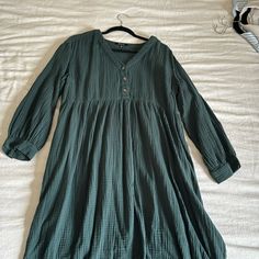 Never Worn Casual Dark Green Midi Dress For Spring, Dark Green Long Sleeve Midi Dress For Spring, Green V-neck Cotton Midi Dress, Green Flowy Long Sleeve Midi Dress, Green Cotton Dress For Fall, Green Long Sleeve Cotton Midi Dress, Green Maxi Dress For Fall Daywear, Green Long Sleeve Maxi Dress For Day Out, Green Maxi Dress For Daywear In Fall