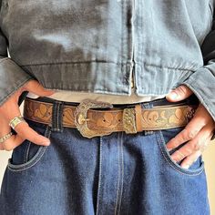 Vintage Style Brown American Western Floral Gold Boho Belt These Belts Are Unisex :)! Beautiful Design One Size Fits Most 1 W X 44l Brand New Belts Aesthetic, Cowgirl Belts, Nyc Fits, Modern Cowgirl, Boho Belt, Cowgirl Accessories, American Western, Cowboy Belt, Boho Belts