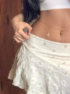 Chain Outfit, Waist Jewelry, Desi Fashion Casual, Belly Jewelry, Belly Chain, Waist Chain, Desi Fashion, Pretty Selfies, Bella Hadid