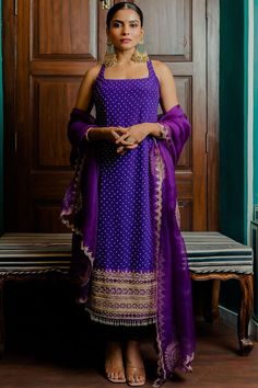 Purple Color Satin Fabric Charming Festival Wear Salwar Suit Suit Designs Indian Style, Suits For Women Indian, Orang India, Celana Fashion, Bandhani Dress, Indian Designer Suits, Salwar Designs, Gaun Fashion