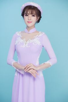 Traditional collar Fabric: crepe, lace Long sleeves Type: modern ao dai Wedding Types, Vietnamese Dress, Silk Dress Long, Clothing Websites, Gorgeous Wedding, Long Sleeve Lace, Indian Dresses, Traditional Outfits, Asian Beauty