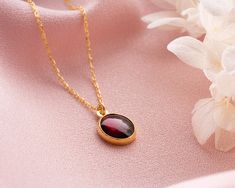 Fine Garnet Necklace For Gift, Garnet Pendant Necklaces For Gift, Elegant Garnet Necklace With Natural Stones, Garnet Pendant Necklace For Gifting, Faceted Garnet Necklace Gift, Necklace Minimalist Jewelry, Jewelry Minimalist, Garnet Pendant, Garnet Necklace