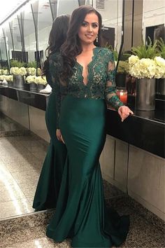 Venues: Garden / Outdoor Season: Summer Neckline: V-neck Silhouette: Mermaid Style: Elegant Body Shape: Misses... Prom Dresses Mermaid Tight, Emerald Green Prom Dress, Formal Women, Evening Dress Long, Mermaid Prom Dresses Lace, Sell Dresses, Green Prom, Satin Evening Dresses, Lace Prom Dress