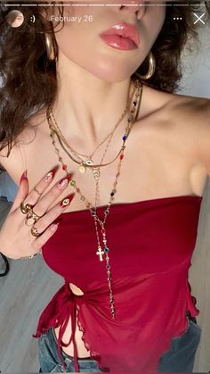 Summer 2024 Accessories, Red And Gold Necklace, Red Top Aesthetic, Sade Girls Aesthetic, Gold Jewellery Outfit, Red Necklace Outfit, Gold Accessories Aesthetic, Bangles Outfit, Red And Gold Aesthetic