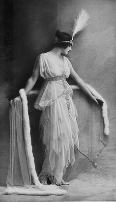 Fashion 1910, Fashion Hippie, Paul Poiret, Fashion Ads, 1910s Fashion, Louise Brooks, 20th Century Fashion, Old Fashion, Edwardian Fashion