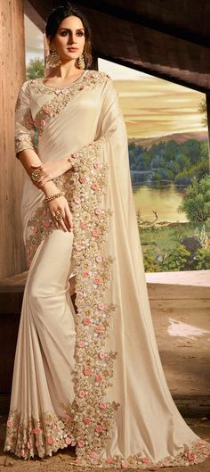 Silk Bollywood Saree in Beige and Brown with Zari work Gaun Fashion, Saree Designs Party Wear, Salwar Kamiz, Indian Sarees Online, Designer Sarees Online, Utsav Fashion, Party Kleidung, Art Silk Sarees, Trendy Sarees