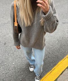 Light Wash Jeans Outfit Winter Casual, Vinter Mode Outfits, Looks Pinterest, Oufits Casual, Uni Outfits, Stockholm Style, Paris Mode