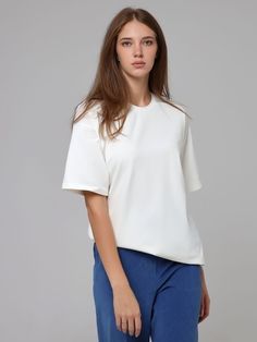 Size Bust(cm) Shoulder(cm) Sleeve(cm) Length(cm) M 100 48 19 68 L 106 50 20 70 XL 112 52 21 72 XXL 118 54 22 74 Introducing our latest summer collection: the Solid Color Cotton Short-Sleeve T-Shirt. Made from 100% cotton, this shirt offers a soft and comfortable feel, perfect for all-day wear. Its fashionable yet simple design makes it easy to style for any occasion, whether it's a casual outing, a day at work, or a holiday celebration. This versatile piece is a wardrobe essential, ideal for dai Little Black Dress Outfit, Color T Shirt, Strapless Sundress, Classic White Shirt, Black Dress Outfits, Loose Fabric, Activewear Sets, Crop Top Shirts, Jumpsuit Shorts Rompers