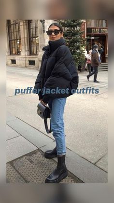 Black Short Jacket Outfit Winter, Styling Jean Jacket Winter, How To Style Puffy Jackets, Black Puffer Jacket Aesthetic, Short Puffer Jacket Outfit Winter Style, Puffy Denim Jacket Outfit, Black Puffer Jacket Outfit Casual, Styling Black Puffer Jacket, Puffy Black Jacket Outfit