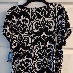 I.N.C. Black & White Blouse Size Lg Elegant Black And White Summer Top, Elegant Black And White Top For Summer, Black White Blouse, Royal Blue Blouse, Black And White Blouse, Bell Sleeve Blouse, Puff Sleeve Blouse, Floral Print Blouses, White Sleeveless