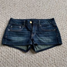 Cheeky Low Rise Jean Shorts. Brand New Never Worn, Great Condition. Low Rise Jean Shorts, Low Rise Jean, Shorts American Eagle, Jean Short, American Eagle Shorts, Low Rise Jeans, Clothing Ideas, Fit Inspo, Shorts Black