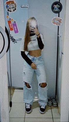 Chill Bar Outfit Summer, Old Wardrobe, Party Outfit College, Biker Photoshoot, Bar Outfit, Looks Party, Old Clothes, Pinterest Girls, How To Turn