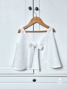 White Cotton Tops For Play, Summer Cotton Top For First Birthday, Playful Summer Tops For First Birthday, Chic Linen Crop Top With Tie Back, Toddler Girl White Shirt, Kids Linen, Top With Open Back, White Linen Blouse, Toddler Top