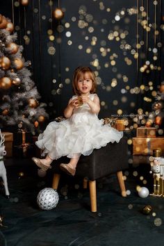 Kate Dark Christmas Tree and Wall Backdrop Designed by Lidia Redekopp Dark Christmas Tree, Christmas Styled Shoot, Christmas Photo Background, Christmas Photography Family, Diy Photo Booth Backdrop, Christmas Backdrops For Photography, Brick Backdrops, Cloth Backdrop, Garden Backdrops