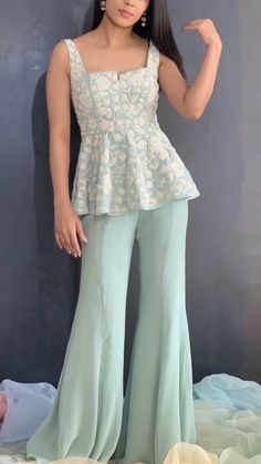 Colour Combinations Clothes Traditional, Peplum Suit Designs, Pallazo Outfits Indian, Kurta Plazo Design Party Wear, Indian Plazzo Outfits, Plazo Indowestern, Sharara Choli Designs, What To Wear On Birthday Outfits Ideas, Diwali Fits Women