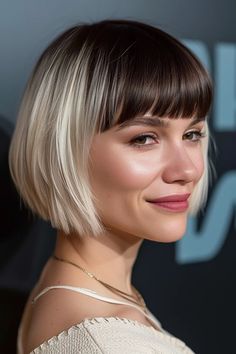 Kurze blonde Haare mit Pony: 57+ frische Looks - hairtastic.de Blond Pony, Pretty Hair, Pixie Cut, Pretty Hairstyles, Hair Pins, Bangs