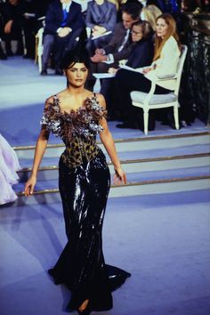 Vintage Runway Fashion, Galliano Dior, Vintage Haute Couture, Dior By John Galliano, Runway Gowns, High Fashion Runway, Dior Collection, 90s Runway Fashion, Runway Fashion Couture