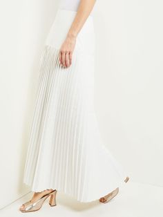 Discover the quality craftsmanship and comfort of Misook's Maxi A-Line Skirt - Pleated Woven in White. All of our designer knitwear and wovens come with complimentary shipping and returns. Accordian Skirt, Designer Knitwear, Skirt Pleated, Knitwear Design, A Line Skirt, Individual Style, A Line Skirts, Pleated Skirt, Side Zipper