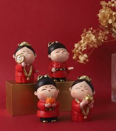 Chinese  Red Bride & Groom Wedding  figurines / Cake Toppers Set Elegant Bride And Groom, Red Bride, Chinese Attire, Wedding Chest, Wedding Cake Topper Figurines, Chinese Couple