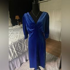 New Glamour Blue Velvet High Low Dress Sz 10 W/Stretch Blue Stretch Lined Dress, Blue Stretch Evening Dress, Blue Stretch Midi Dress For Formal Occasions, Blue V-neck Midi Dress For Dinner, Blue Stretch Midi Dress For Evening, Blue V-neck Lined Midi Dress, Blue Knee-length Midi Dress For Evening, Elegant Blue Lined Midi Dress, Blue Fitted Midi Dress For Dressy Occasions