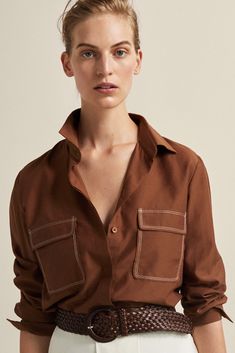 Chique Outfit, Brown Outfit, Fashion Now, Fashion Project, Clothing Design, Mode Inspo, Work Wardrobe, White Pants, Massimo Dutti