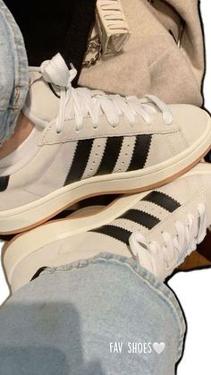 Shoe Inspo Sneakers Trendy, Beige Campus 00s Outfit, Beige Adidas Campus, Adidas Campus 00s Beige, Campus Shoes Outfit, Shoes You Need, Shoes Summer 2024, Addidas Shoes Campus 00s, Addidas Shoes Campus 00s Outfit