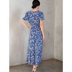 You'll stun in this effortless, beautiful maxi dress! Bohemian Maxi, Beautiful Maxi Dresses, Bohemian Maxi Dress, Spring Blossom, Puff Sleeve, Blossom, Floral Prints, Maxi Dress, Floral