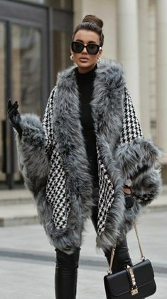 #Winter#WinterOutfits#Fashion2024#SeasonalFashion#WinterTrends#StyleTips#ColdWeatherOutfits#Skirts#Layering#MidiSkirtsIdeas#OutFitIdeas#WinterFashion#WinterOutfitsAesthetic#WinterOutfitsKorean#WinterOutfitsForWomen#ChristmasOutfit Winter Mode Outfits, Womens Faux Fur Coat, Fur Shawl, Fur Coats Women, Cardigan Sweater Dress, Coat Women, Fur Fashion, Faux Fur Coat