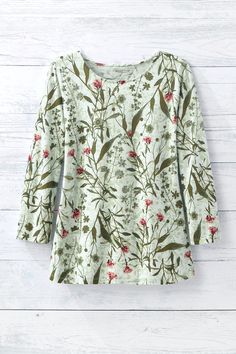 A slub knit favorite, inspired for a new season in a delicate green botanical print and rounded hem. | Women's Wandering Willow T-Shirt - Pale Mint Multi - 3X - Plus Size Soft Tops, Botanical Print, Rust Color, Petite Size, Botanical Prints, New Season, Colorful Sweaters, Fashion Pants, Women Long Sleeve