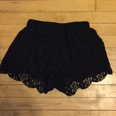 Super Cute Lace Floral Shorts With Interior Lining. Elastic Waist With A Lot Of Stretch To Them. New Without Tags. Always Open To Offers Boutique Couture, Floral Shorts, Lace Shorts, Floral Lace, Black Lace, Elastic Waist, Super Cute, Womens Shorts, Boutique