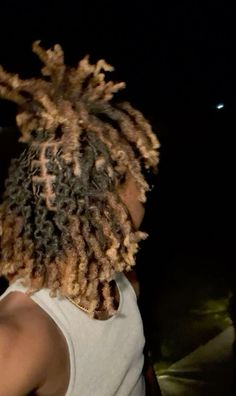 #locstyles #locs Highlighted Dreads Men, Colors To Dye Your Locs Men, Brown And Blonde Dreads Men, Dreads With Color Men, Dyed Locs Highlights, Men Starter Locs With Taper, Locs Dye Ideas, Dark Brown Locs Men, Dreads With Highlights