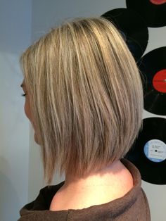 Blond Highlight, Bob Hairs, Chestnut Hair, New Hair Ideas, Chestnut Hair Color, Short Hairstyles Fine, Door Hangers Diy, Hair Color Styles, Angled Bob