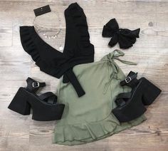 Green Mini Skirt Outfit, Skirt Outfit Inspiration, Mini Skirt Outfit, Cute Summer Outfit, Cute Outfit Ideas, Inspiration For Women, Green Mini Skirt, Summer Outfit Ideas, Black Crop Top