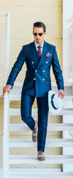 The 5 Basic Suits That You Must Absolutely Own If You Are A Professional Traditional Man, Formal Dresses For Men, Suit Combinations, Light Grey Suits, Work Outfit Ideas, Suits Men, Formal Mens Fashion, Designer Suits For Men, Stylish Mens Fashion