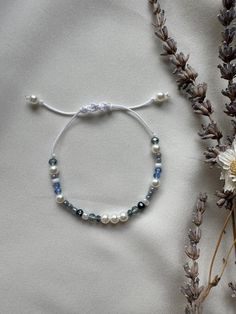 🤍Pearl bracelet - white/blue - selfmade The pearl bracelet is a delicate bracelet with various blue & white pearls. It is the perfect gift for you, your mom, grandma, or girlfriend for any occasion! - The bracelet consists of colorful beads of different sizes. -The length of the bracelet is always the same, you can adjust your size yourself using the ribbons at the end. - The colors and sizes of the beads on the bracelet may vary slightly from the picture because not every bead has the same siz Pearl Bracelet Ideas, Bracelet Pearls, Women Bracelet, Bracelet Women, The Pearl, Diy Bracelets, Pearl Bracelet, Delicate Bracelet, Bracelet Making