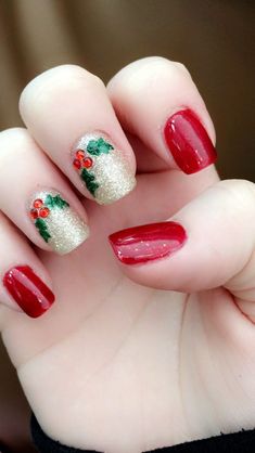 Christmas Nails With Holly, Holly Berry Nails, Red And Green Christmas Nails, Christmas Mani, Holiday Nails Easy, Nails Xmas, Acrylic Nails Almond Shape, Red And Gold Nails