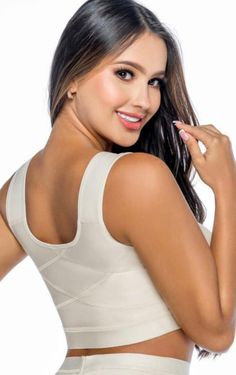 Brasier de tirantes anchos. Wide strap bra. Supportive Fitted Bra With Adjustable Straps, Fitted Bra With Wide Straps, Beige Sports Bra With Medium Bust Support, Tank Strap Bra With Removable Pads, Wide Strap Bra, Strap Bra, Bra Items, Bra Lingerie, Wide Straps