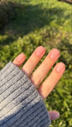 Nail Colors For Pale Skin, Natural Nail Designs, Gel Toe Nails, Maroon Nails, Casual Nails, Pretty Gel Nails, Soft Nails, Short Acrylic Nails Designs, Neutral Nails